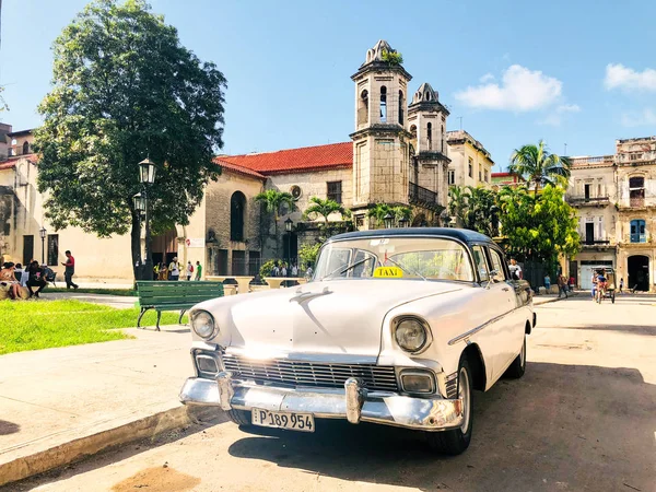 Blanco Clásico Cubano Coche Época Coche Clásico Americano Carretera Habana —  Fotos de Stock