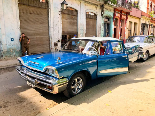 Modré Klasické Kubánské Veteránem Americká Klasické Auto Silnici Havaně Cuba — Stock fotografie