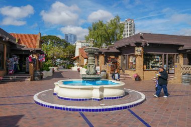 Seaport Village, San Diego şehir merkezindeki San Diego Körfezi 'ne bitişik rıhtım alışveriş ve yemek kompleksi, ünlü seyahat turistik merkezi. Kaliforniya mı? ABD.