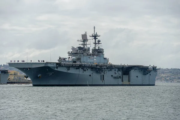 Nucleaire Vliegdekschip Verlaten San Diego Bay Uss Midway San Diego — Stockfoto