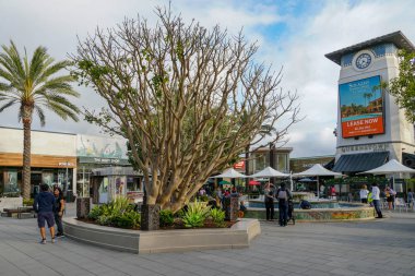 University Town Centre 'da UTC Westfield Alışveriş Merkezi. Upmarket zincir perakendeciler, bir film Tiyatrosu, restoranlar ile açık alışveriş merkezi. . La Jolla, San Diego, Kaliforniya, ABD. 03/22/2019