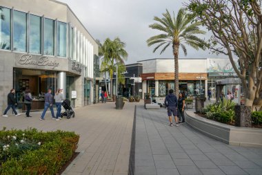 University Town Centre 'da UTC Westfield Alışveriş Merkezi. Upmarket zincir perakendeciler, bir film Tiyatrosu, restoranlar ile açık alışveriş merkezi. . La Jolla, San Diego, Kaliforniya, ABD. 03/22/2019