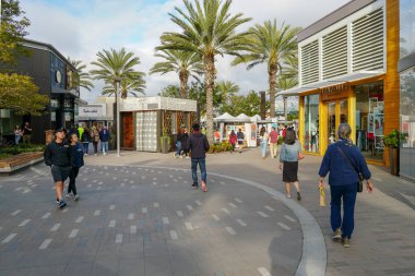 University Town Centre 'da UTC Westfield Alışveriş Merkezi. Upmarket zincir perakendeciler, bir film Tiyatrosu, restoranlar ile açık alışveriş merkezi. . La Jolla, San Diego, Kaliforniya, ABD. 03/22/2019
