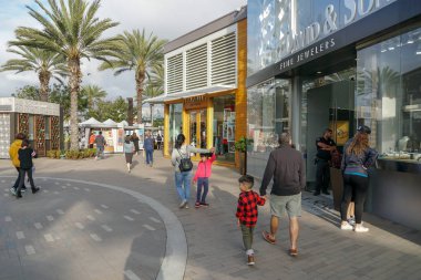 University Town Centre 'da UTC Westfield Alışveriş Merkezi. Upmarket zincir perakendeciler, bir film Tiyatrosu, restoranlar ile açık alışveriş merkezi. . La Jolla, San Diego, Kaliforniya, ABD. 03/22/2019