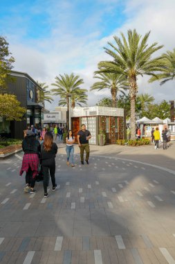 University Town Centre 'da UTC Westfield Alışveriş Merkezi. Upmarket zincir perakendeciler, bir film Tiyatrosu, restoranlar ile açık alışveriş merkezi. . La Jolla, San Diego, Kaliforniya, ABD. 03/22/2019