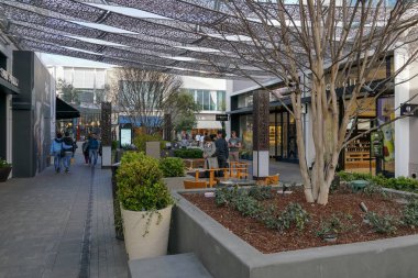 University Town Centre 'da UTC Westfield Alışveriş Merkezi. Upmarket zincir perakendeciler, bir film Tiyatrosu, restoranlar ile açık alışveriş merkezi. . La Jolla, San Diego, Kaliforniya, ABD. 