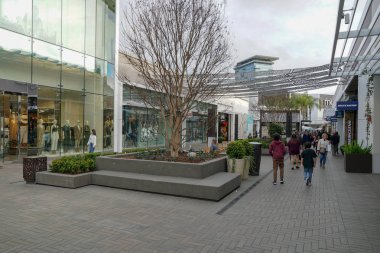 University Town Centre 'da UTC Westfield Alışveriş Merkezi. Upmarket zincir perakendeciler, bir film Tiyatrosu, restoranlar ile açık alışveriş merkezi. . La Jolla, San Diego, Kaliforniya, ABD. 