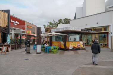University Town Centre 'da UTC Westfield Alışveriş Merkezi. Upmarket zincir perakendeciler, bir film Tiyatrosu, restoranlar ile açık alışveriş merkezi. . La Jolla, San Diego, Kaliforniya, ABD. 