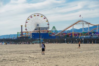 Pacific Park, Santa Monica Iskelesi 'nde bir aile lunaparkı. Los Angeles, Kaliforniya, ABD. Oceanfront eğlence parkı. Ünlü turist cazibe. 03/13/2019