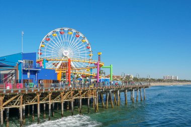 Pacific Park, Santa Monica Iskelesi 'nde bir aile lunaparkı. Los Angeles, Kaliforniya, ABD. Oceanfront eğlence parkı. Ünlü turist cazibe. 03/13/2019