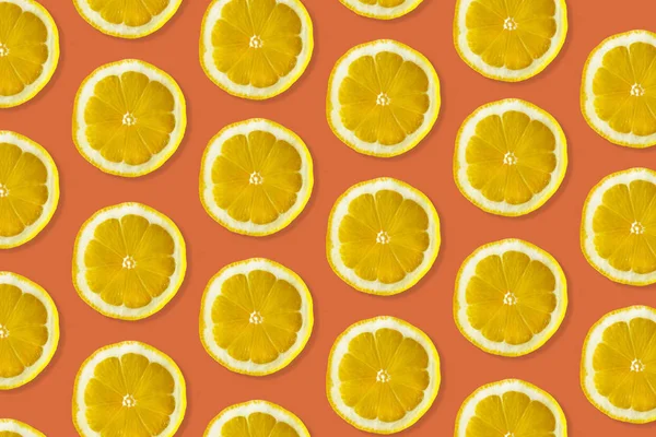 Kreatív Minta Készült Citrom Friss Citrusszeletek Felülnézete Színes Sárga Narancssárga — Stock Fotó