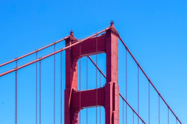 Ünlü Golden Gate Köprüsü. Süspansiyon köprüsü. Yapısı San Francisco, California, Marin County, ABD San Francisco Yarımadası 'nın kuzey ucunda Amerikan şehri bağlar. 