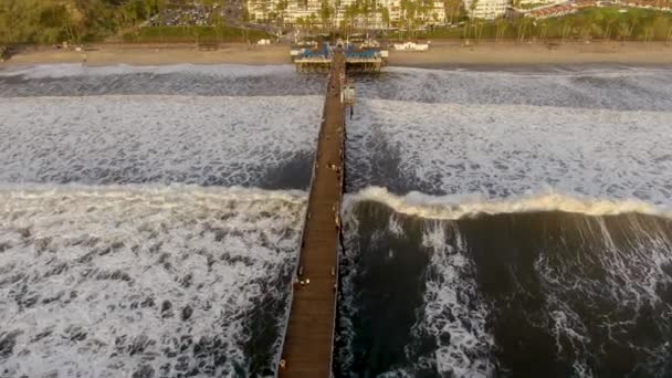 Vista Aérea Del Muelle San Clemente Con Playa Costa Antes — Vídeo de stock