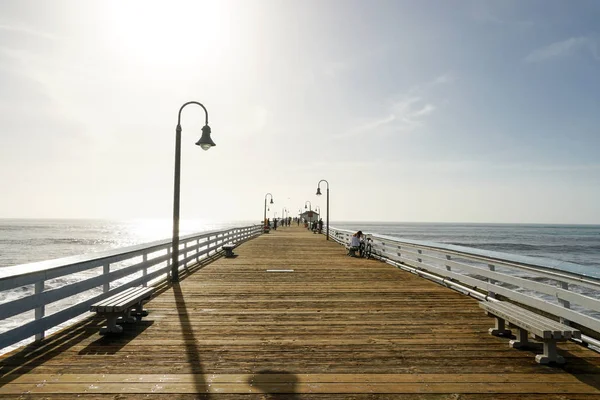 Muelle San Clemente Personas Disfrutando Caminar Ver Muelle Ciudad San —  Fotos de Stock