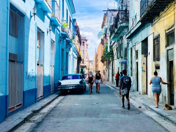 Escena Callejera Con Colorido Edificio Antiguo Habana Escena Urbana Con —  Fotos de Stock