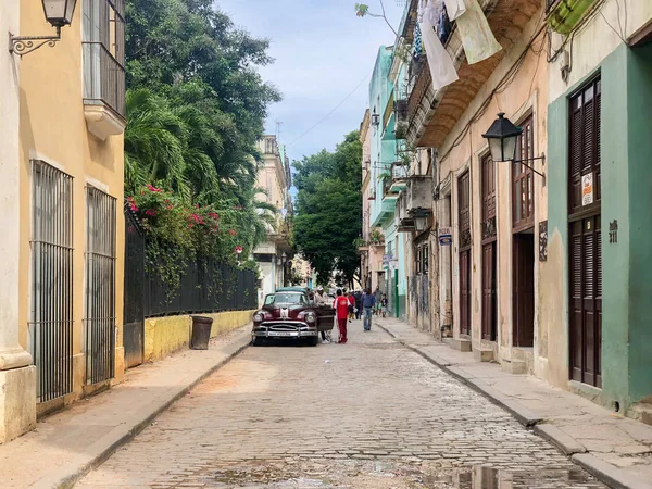 Вулична Сцена Барвистим Старої Будівлі Гавани Міські Сцени Людьми Старшими — стокове фото