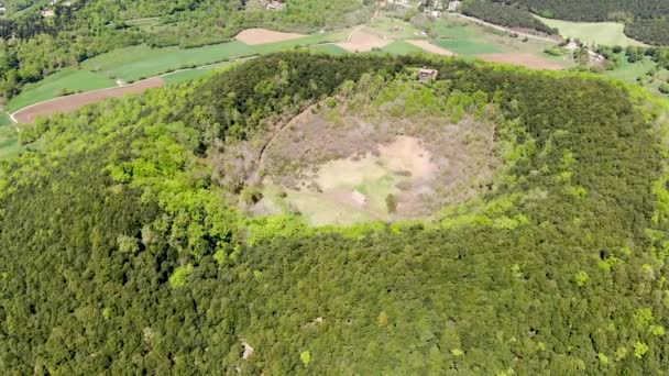 Santa Margarida Volcano Egy Kihalt Vulkán Garrotxa Katalónia Spanyolország Vulkán — Stock videók