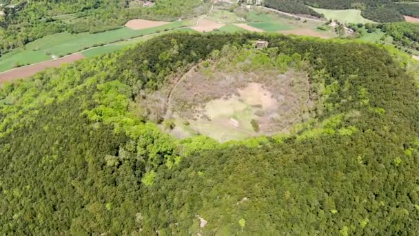 Vulcão Santa Margarida Vulcão Extinto Comarca Garrotxa Catalunha Espanha Vulcão — Vídeo de Stock