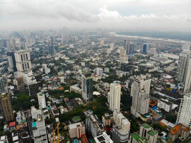 Bangkok Metropolis, Tayland'ın en büyük şehri üzerinde havadan görünümü. Sukhumvit caddesinden Bangkok silueti. Bangkok silueti ve gökdelen havadan görünümü. Tayland