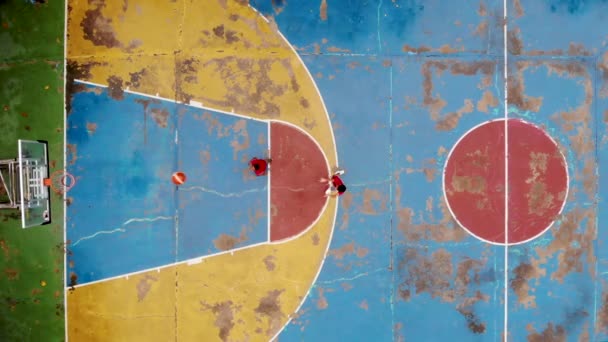 Vue Aérienne Terrain Basket Avec Des Joueurs Dans Parc Public — Video