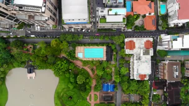 Vista Aérea Del Parque Benchasiri Lado Calle Sukhumvit Bangkok Tailandia — Vídeos de Stock
