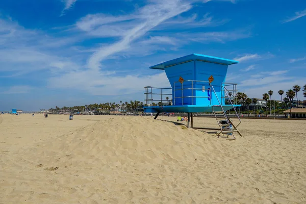Věž Záchranné Hlídky Huntingtonské Pláži Během Slunečného Dne Jihovýchodní Los — Stock fotografie