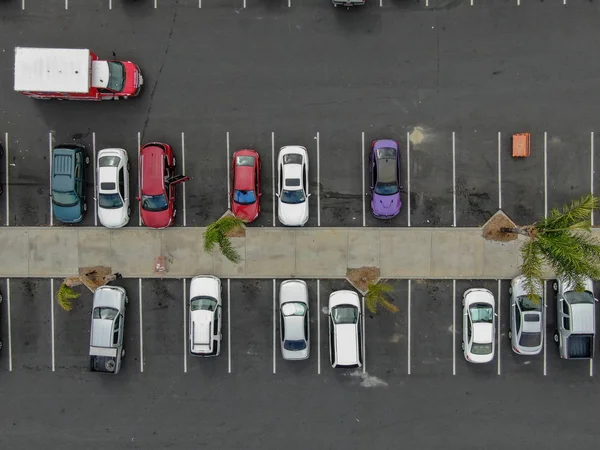 Vista Aerea Dall Alto Del Parcheggio Supermercato Con Con Varietà — Foto Stock