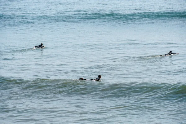 Hombre Surfistas Disfrutando Gran Ola Antes Oceanside Norte San Diego —  Fotos de Stock