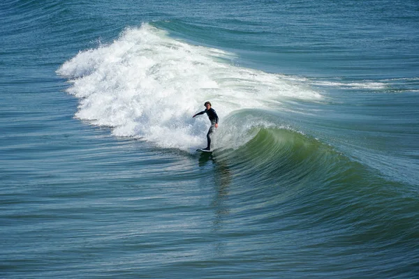 Hombre Surfistas Disfrutando Gran Ola Antes Oceanside Norte San Diego —  Fotos de Stock