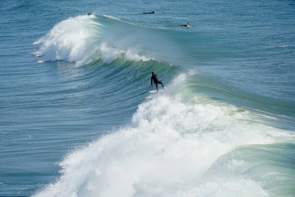 Hombre Surfistas Disfrutando Gran Ola Antes Oceanside Norte San Diego — Foto de Stock