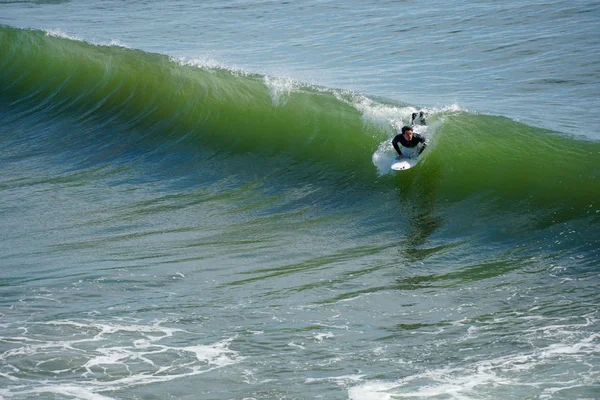 Hombre Surfistas Disfrutando Gran Ola Antes Oceanside Norte San Diego — Foto de Stock