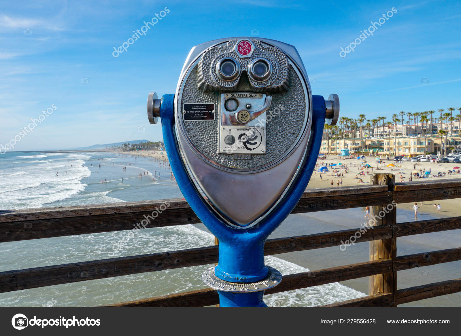 sightseeing binoculars