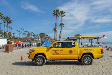 Lifeguard kamyon Oceanside plajında komisyonlu kum Park, San Diego, Kaliforniya, ABD.