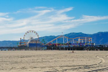 Pacific Park, Santa Monica Iskelesi 'nde bir aile lunaparkı. Los Angeles, Kaliforniya, ABD. Oceanfront eğlence parkı. Ünlü turistik.