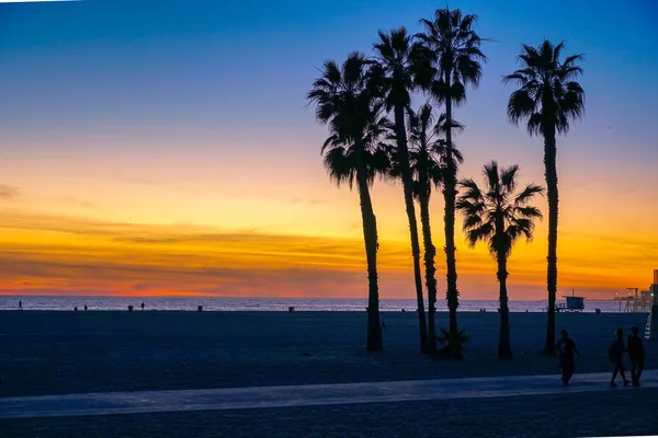 Santa Monica Beach Los Angeles California Avuç Içi Ile Günbatımı — Stok fotoğraf