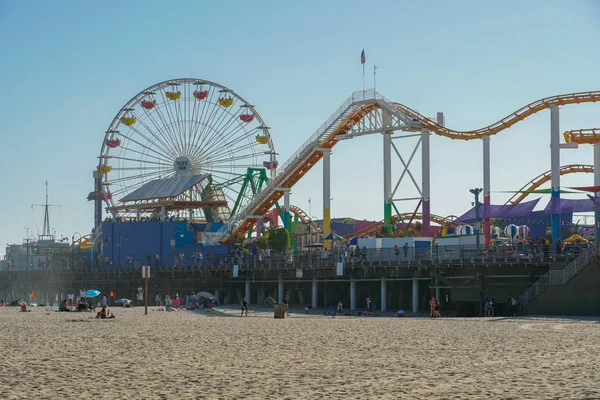 Pacific Park, Santa Monica Iskelesi 'nde bir aile lunaparkı. Los Angeles, Kaliforniya, ABD. Oceanfront eğlence parkı. Ünlü turistik.