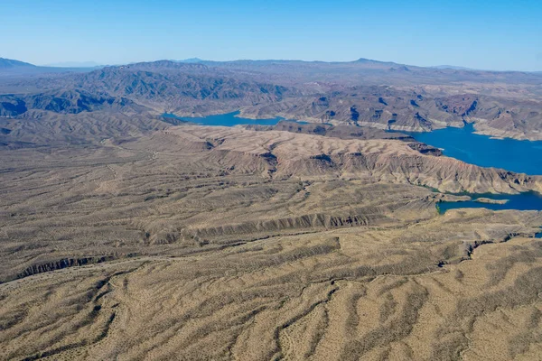 Mead Gölü'nün havadan görünümü, adam Colorado Nehri üzerinde yatan göl yaptı, Nevada ve Arizona eyaletleri. Amerika Birleşik Devletleri'ndeki en büyük su deposu