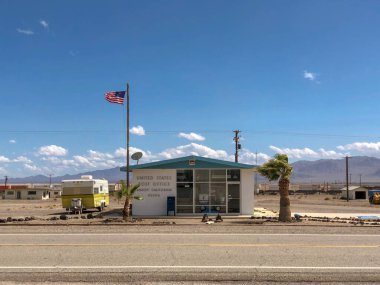 San Bernardino County, Kaliforniya Amboy Mojave Desert kasabasında Route 66 üzerinde Eski vintage postane. Ünlü turistik.
