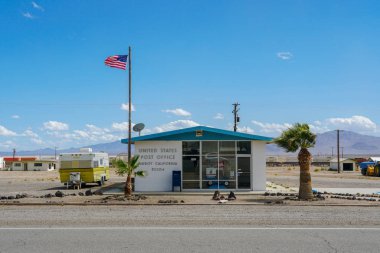 San Bernardino County, Kaliforniya Amboy Mojave Desert kasabasında Route 66 üzerinde Eski vintage postane. Ünlü turistik.