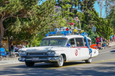 4 Temmuz 'daki Ghostbusters arabası Rancho Bernardo 'da bağımsızlık günü geçit töreni, San Diego, ABD