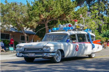 4 Temmuz 'daki Ghostbusters arabası Rancho Bernardo 'da bağımsızlık günü geçit töreni, San Diego, ABD