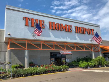 Oceanside, Kaliforniya, ABD 'deki Home Depot Mağazası. Home Depot ABD 'de en büyük ev geliştirme perakendeci ve inşaat hizmeti