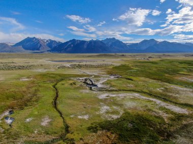 Long Valley Wild Willy's Hot Spring, Mammoth Göller, Mono County, Kaliforniya. Abd. Eski volkanik aktiviteden doğal kaplıcalar.  