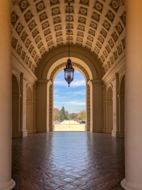 The Pasadena City Hall main entrance with arcade. The City Hall was completed in 1927 and serves as the central location for city government. Pasadena, California, USA clipart