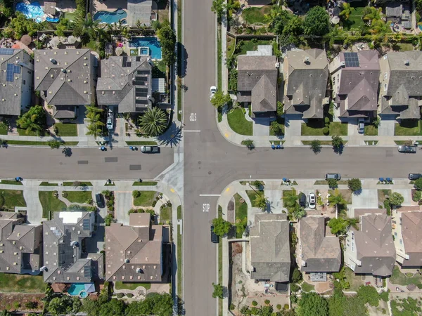 Vista Aérea Bairro Suburbano Com Moradias Grandes Lado Umas Das — Fotografia de Stock