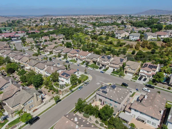 Vista Aerea Quartiere Suburbano Con Grandi Ville Una Accanto All — Foto Stock