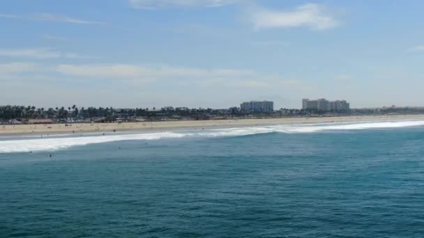 Vista Aérea Huntington Beach Costa Durante Soleado Día Verano Sureste — Vídeo de stock