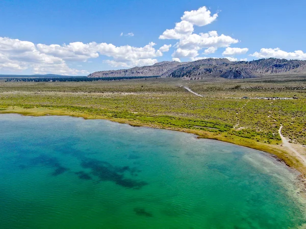 Vista Aérea Colorido Mono Lake Durante Temporada Verão Mono County — Fotografia de Stock