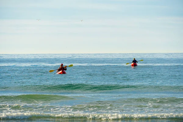 Turisté Kajaku Nacházejí Pláži Jolla San Diego Kalifornie Usa Červený — Stock fotografie