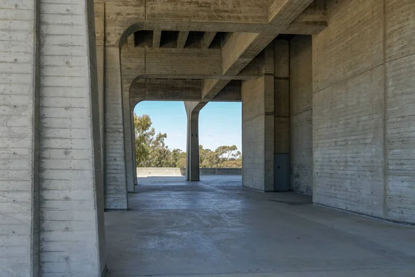 Geisel Kütüphanesi, Kaliforniya San Diego Üniversitesi, Amerika Birleşik Devletleri